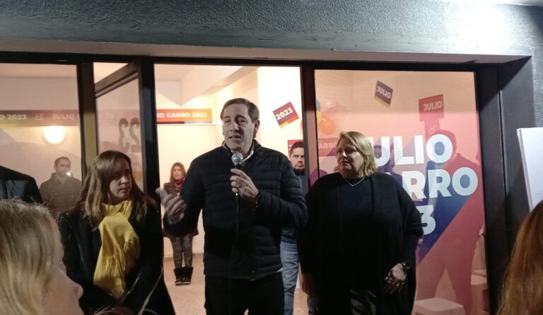 Garro en Villa Elisa: “Necesitamos un gobernador que escuche a los platenses”